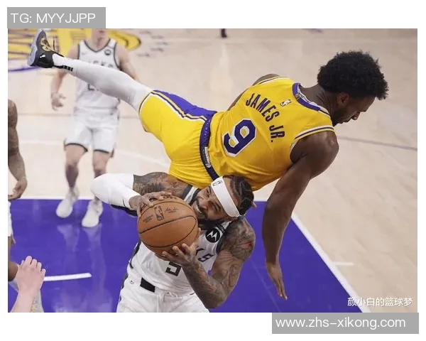 卧龙凤雏组合再现赛场风采美媒调侃艾顿与布朗尼的精彩对决 卧龙凤雏组合再现赛场风采美媒调侃艾顿与布朗尼的精彩对决