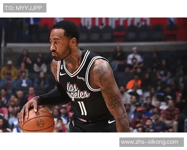 狄龙生强势反击小波特上演精彩双手暴扣展现老将风采 狄龙生强势反击小波特上演精彩双手暴扣展现老将风采