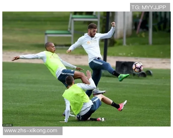 加斯佩里尼怒斥裁判遭红牌罚下球场边缘的激烈对抗引发争议 加斯佩里尼怒斥裁判遭红牌罚下球场边缘的激烈对抗引发争议